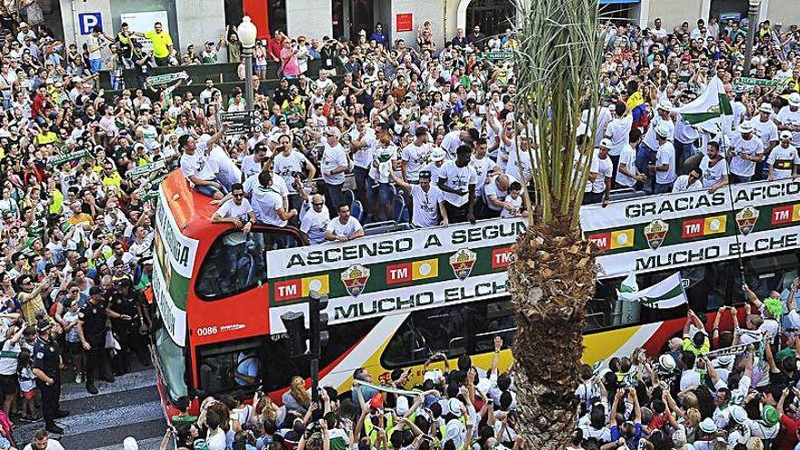 Elche vaciará las fuentes para evitar aglomeraciones en caso de ascenso