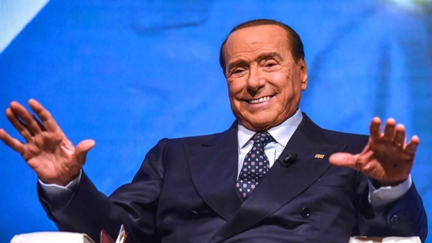 Los médicos de Berlusconi afirman que su estado de salud mejora