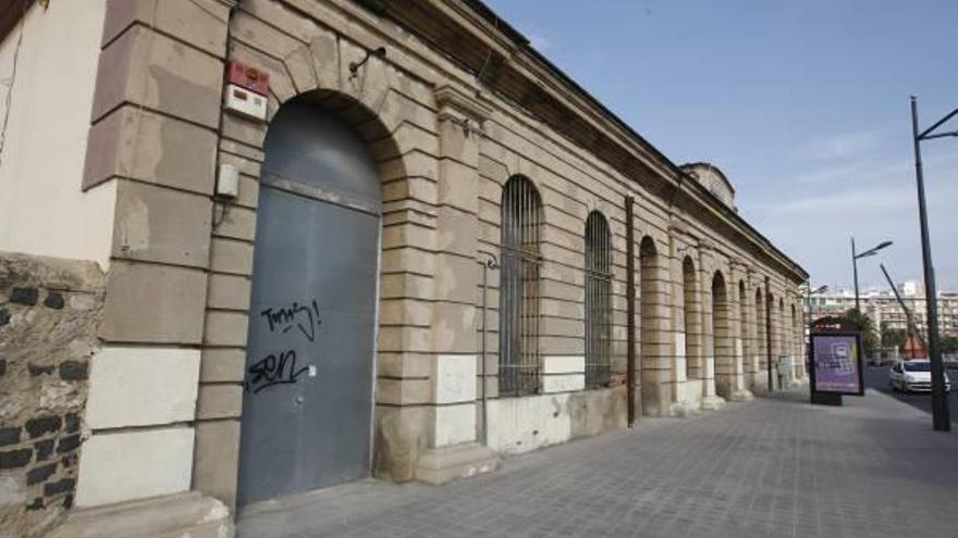 Estación del Grao, junto al puerto de Valencia.