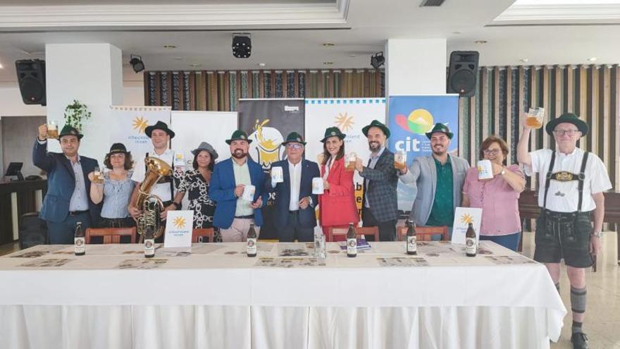 Presentación del ‘Oktoberfest’, evento imbricadoen en el Puerto de la Cruz que es santo y seña de la ciudad turística.