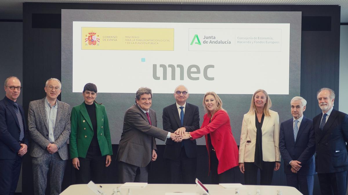 La firma del Moemorándum de Entendimiento (MoU) en la sede del IMEC en Lovaina, con la presencia del ministro José Luis Escrivá y la consejera andaluza Carolina España.