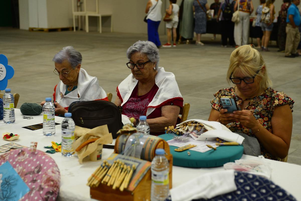 GALERÍA | El arte del encaje y la filigrana toma Benavente