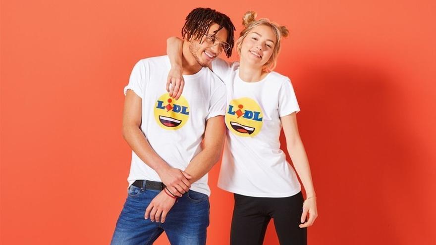 Lidl revoluciona las redes: lanza en España una colección de ropa con su  logo 