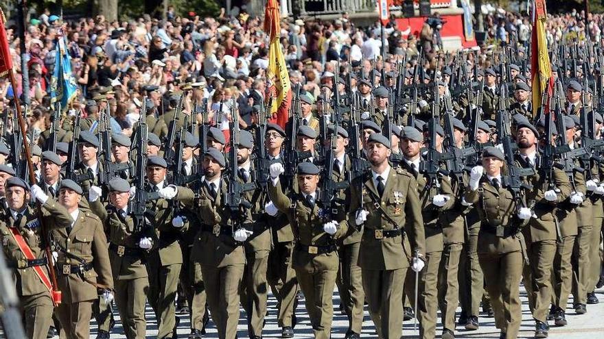 Soldados de la Brilat, con base en Figueirido, durante un desfile militar.