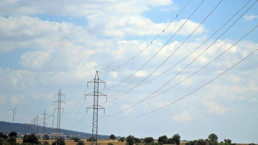 Red Eléctrica invertirá 300 millones en Aragón ante el boom de las renovables