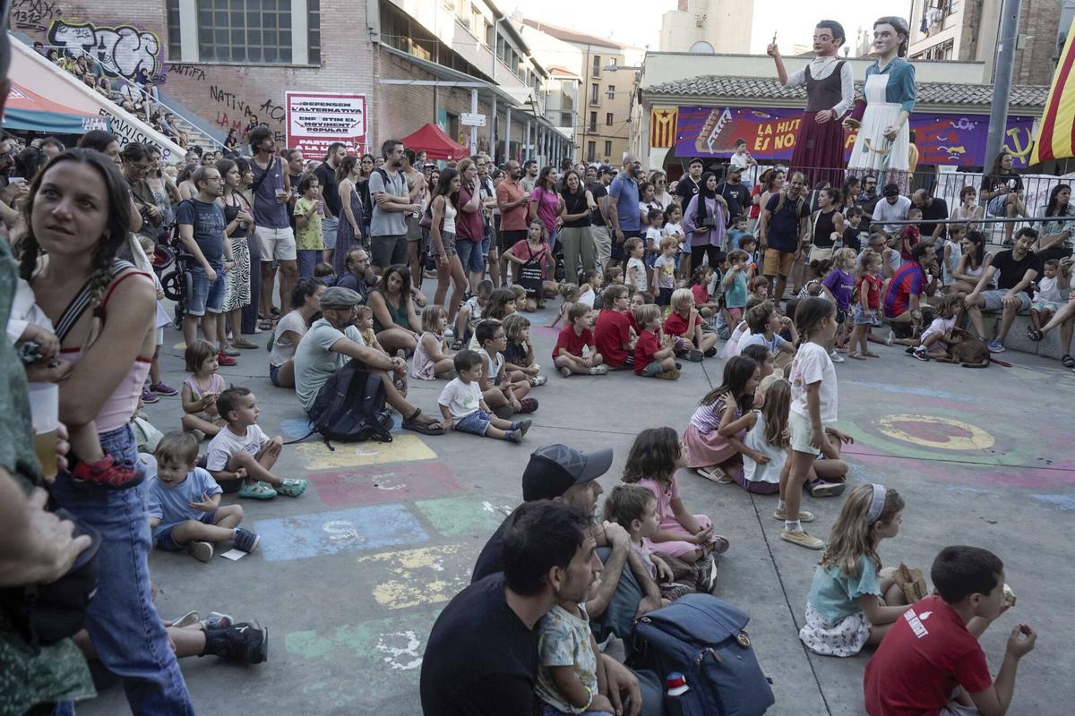 Festa Major Alternativa de Manresa a la plaça del Mercat de Puigmercadal Festa Major Alternativa de Manresa a la plaça del Mercat de Puigmercadal