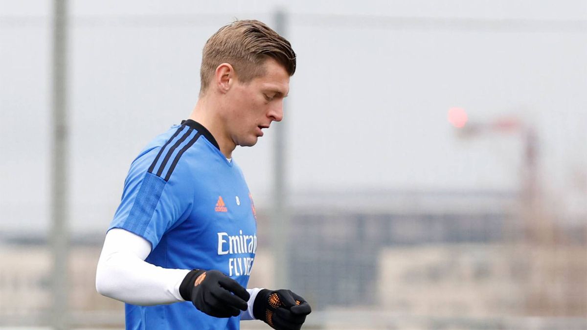 Toni Kroos se entrenó en solitario