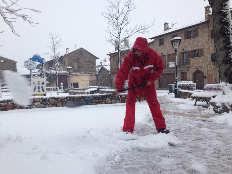 Els efectes de la nevada a Puigcerdà