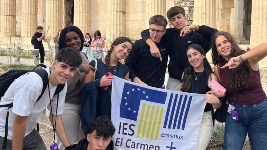 Grupos de alumnos del IES El Carmen de Murcia que participaron en intercambios Erasmus+ en Atenas (Grecia), Stavanger (Noruega) y Kalmar (Suecia). | L.O.