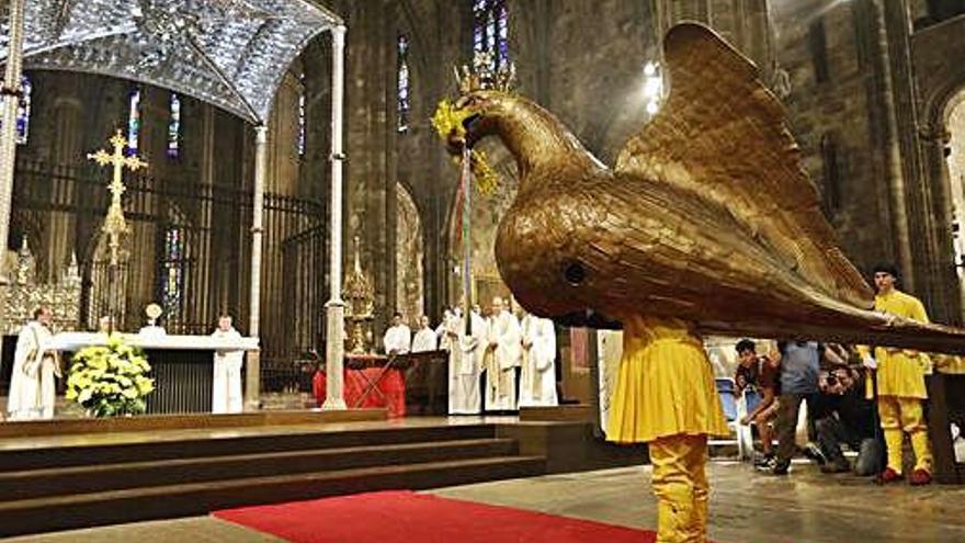 El Ball de l&#039;Àliga de l&#039;any passat, a dins de la Catedral.