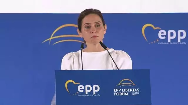 Ayuso: "Millones de ciudadanos están entrando sin control y de manera irregular y masiva en España"