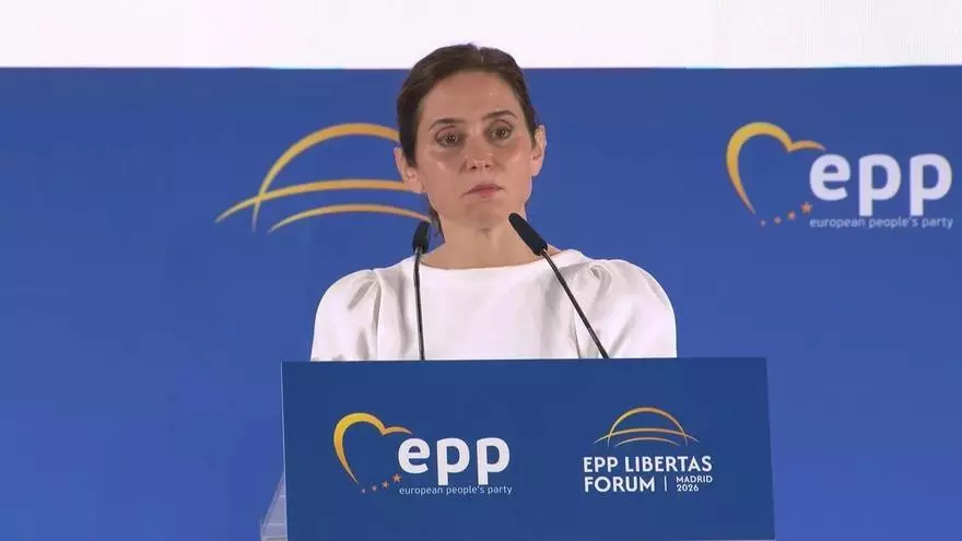 Ayuso: "Millones de ciudadanos están entrando sin control y de manera irregular y masiva en España"