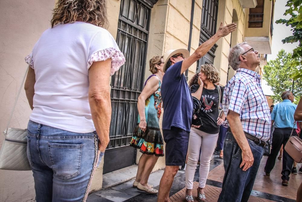 Un incendio arrasa una vivienda en Alcoy