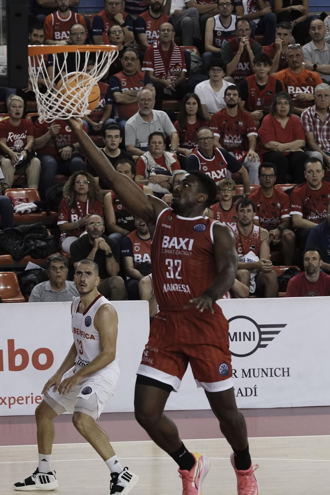 Les millors imatges del Baxi Manresa - SL Benfica