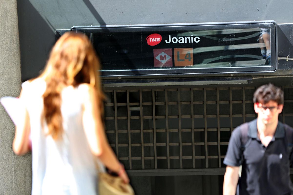 Barcelona 30/07/2014 Barcelona Verano sobre rincones de la Barcelona de " canÃÃ " o sitios nombrados en canciones conocidas, como el Metro de Joanic. Foto de RICARD CUGAT
