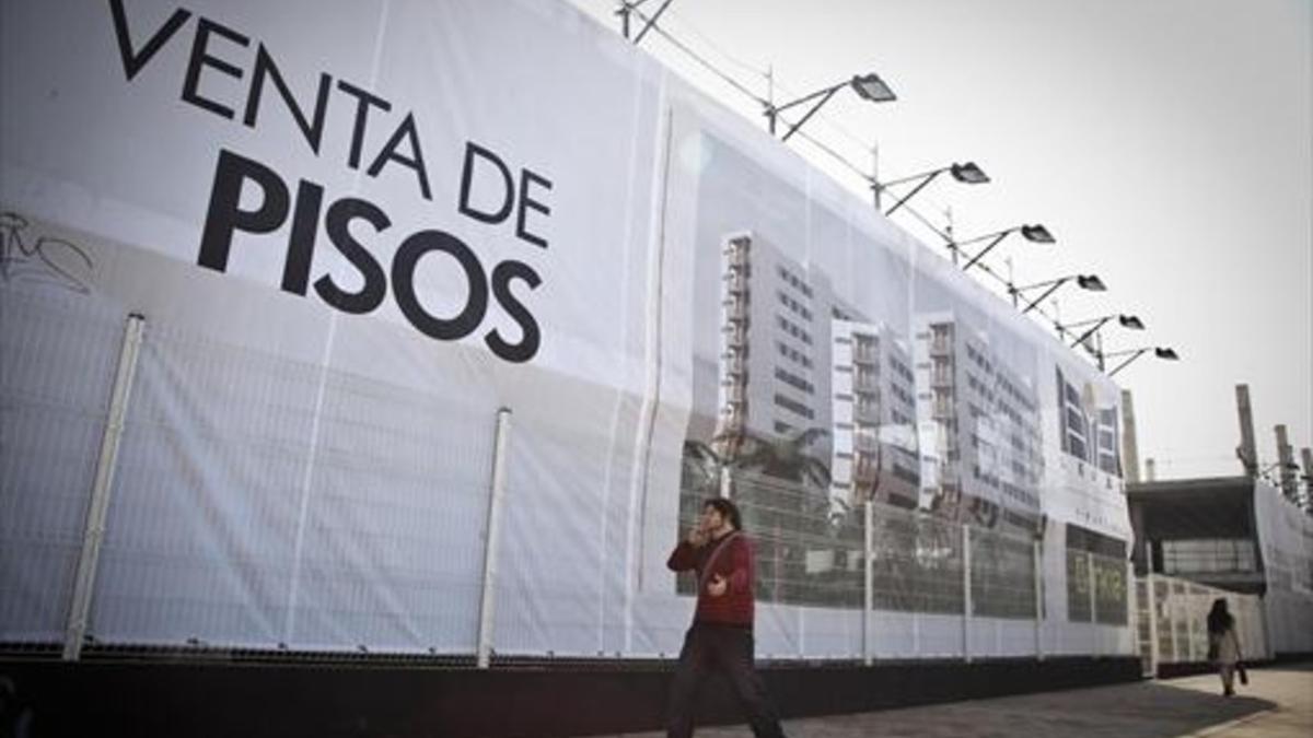 Promoción de viviendas en construcción en el barrio del Gorg de Badalona.