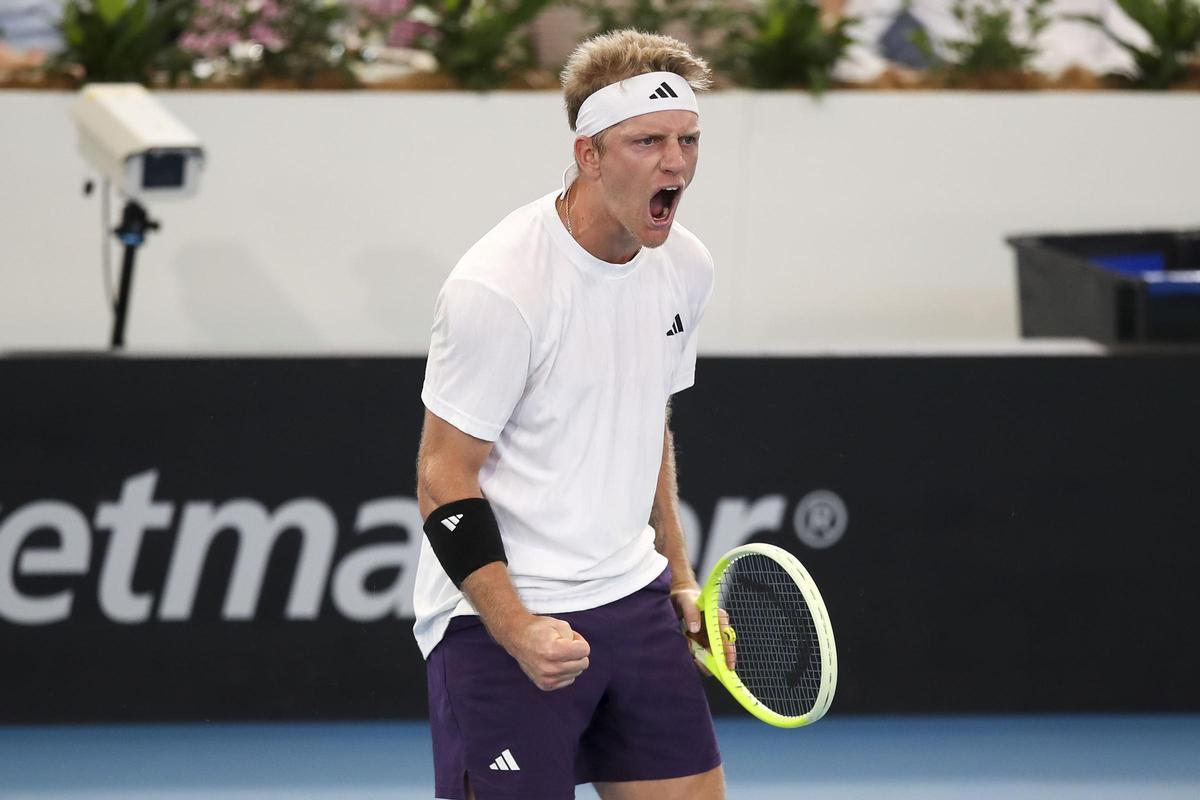 Davidovich supera a Hijikata en Adelaida y ya está en cuartos de final.