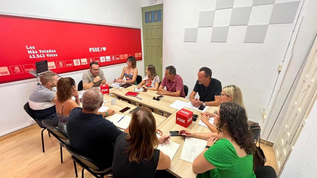 Reunión reciente de los doce concejales del grupo municipal socialista de Elche