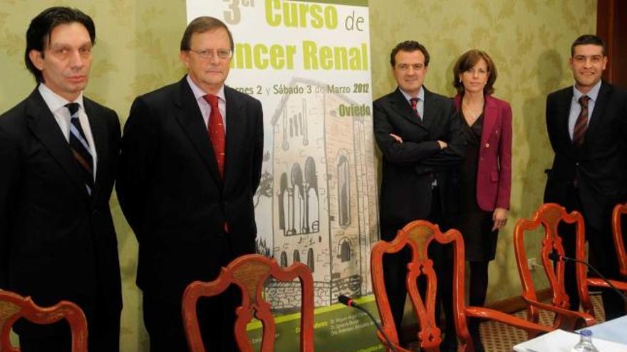 De izquierda a derecha, Emilio Esteban, José M.ª Navia-Osorio, Daniel Castellano, Beatriz Faro y Juan J. Pérez Blanco.