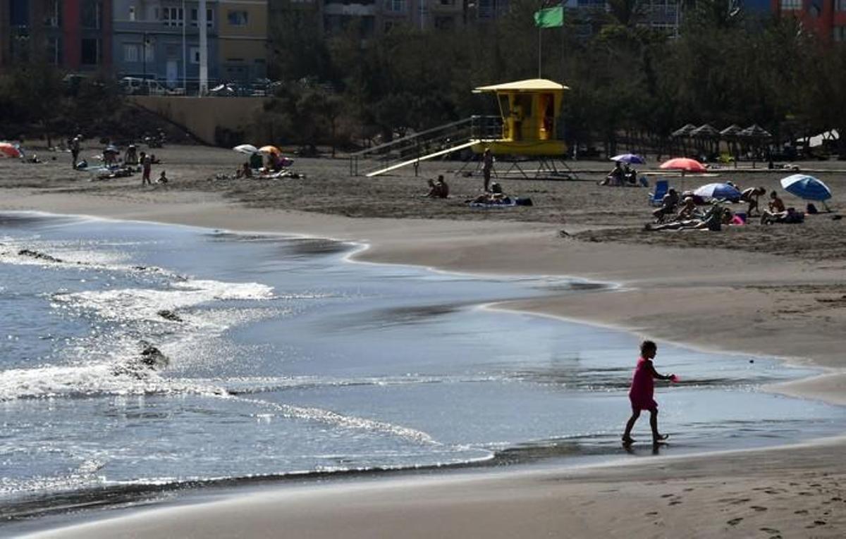 30/10/2019 TELDE.   Calor en Octubre en la playa de Melenara.   Fotógrafa: YAIZA SOCORRO.  | 30/10/2019 | Fotógrafo: Yaiza Socorro