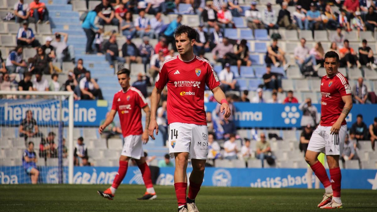 Los jugadores del Teruel durante el partido contra el Sabadell.