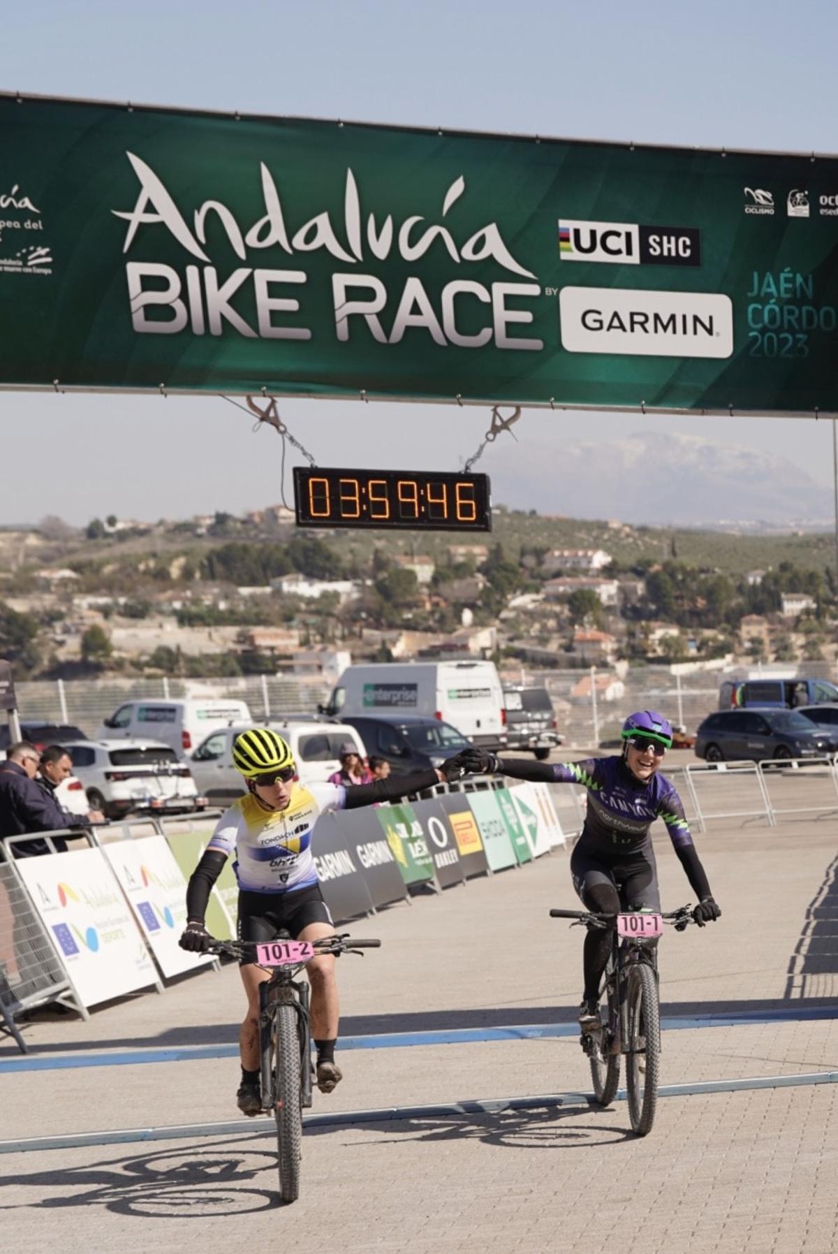 Final de la tercera etapa de la Andalucía Bike Race en categoría féminas élite.