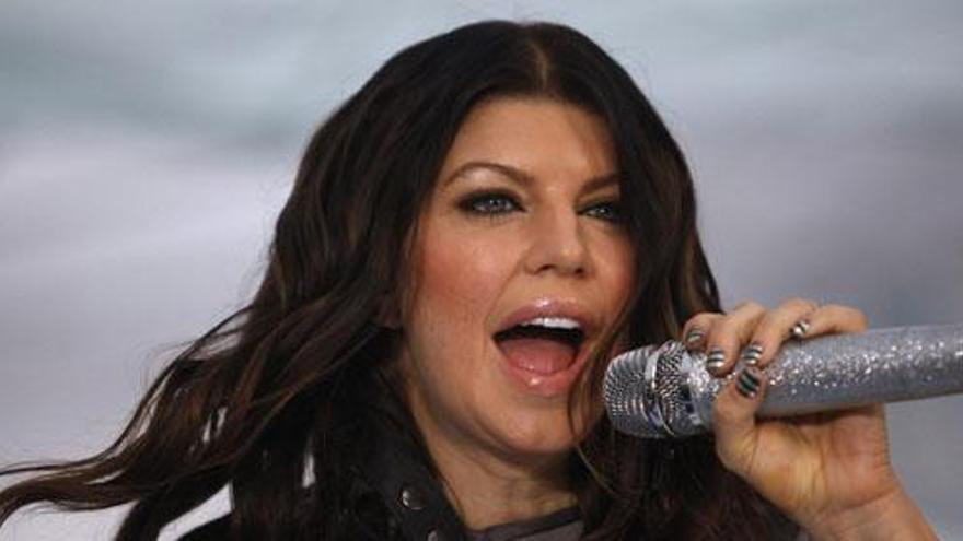 A Fergie le gustan los hombres y las mujeres