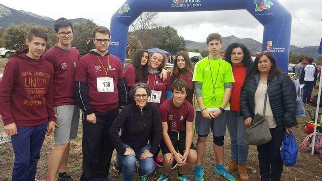 Participantes en las pruebas del campeonato regional de Orientación.