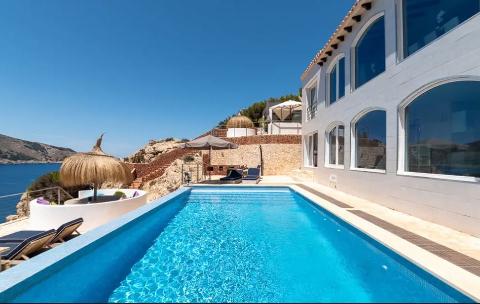 Mit Blick aufs Meer - So sieht es in der Villa aus, die &quot;Goodbye Deutschland&quot;-Auswanderer Steff Jerkel auf Mallorca verkaufen will