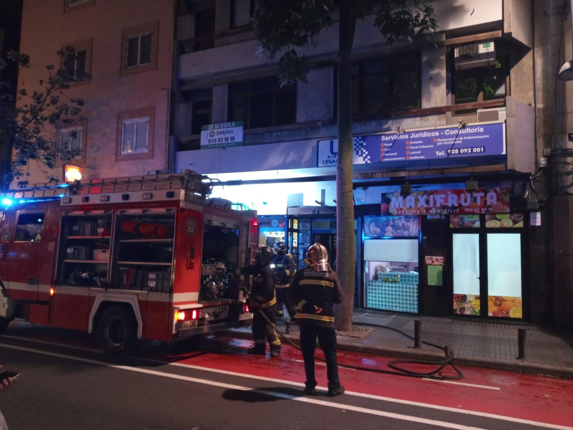 Incendio de una vivienda en León y Castillo