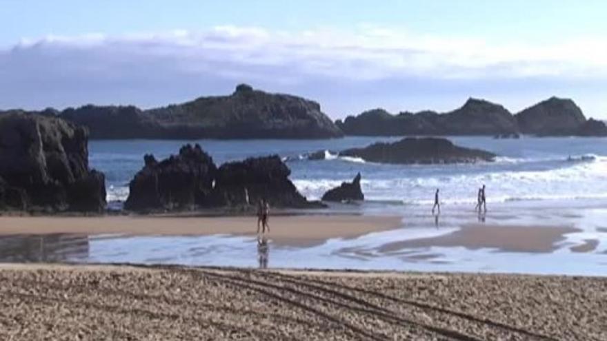 Desaparecida una menor en el mar cuando se bañaba de madrugada