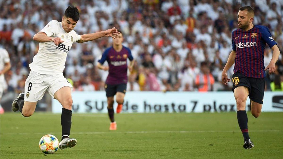 Carlos Soler en el segundo gol del Valencia en la final de la Copa del Rey