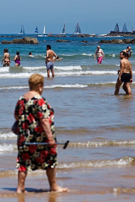 Gijón disfruta del buen tiempo