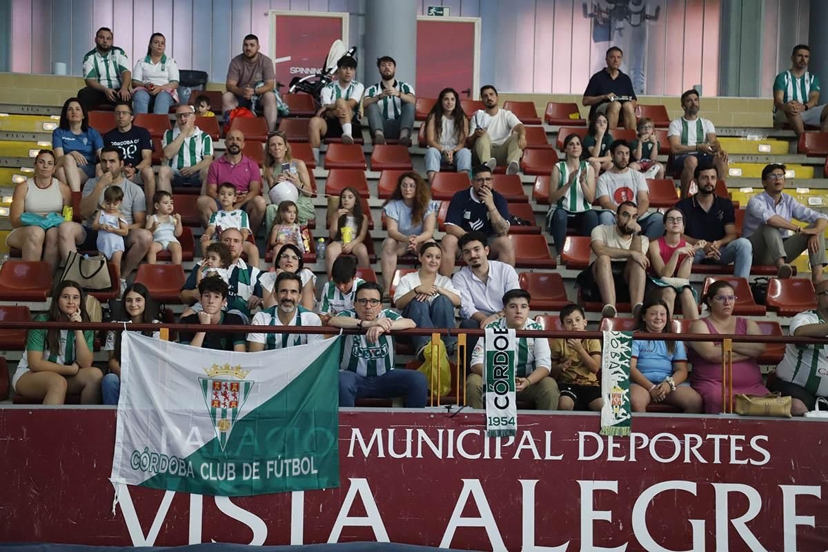 Play off de ascenso | La afición cordobesista en Vista Alegre, en imágenes
