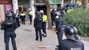 Quatre detinguts i 84 identificats en un ‘after’ de Barcelona que registrava queixes veïnals per baralles i drogues