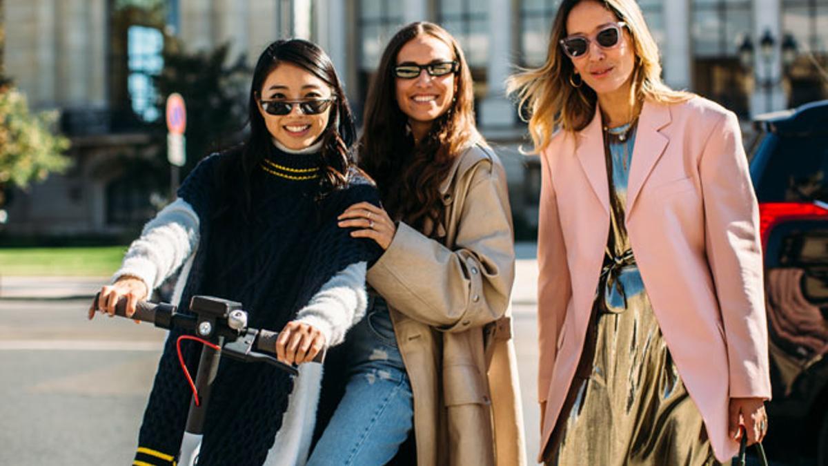 Looks de entretiempo en el 'street style' de París