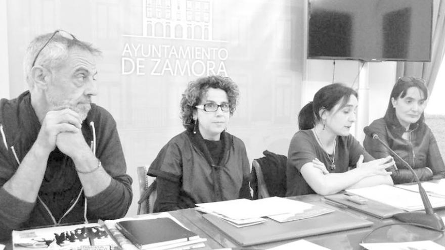 Cándido de Castro, Silvia Alonso, Soraya Merino y Berenice Rodríguez durante la presentación de los programas.