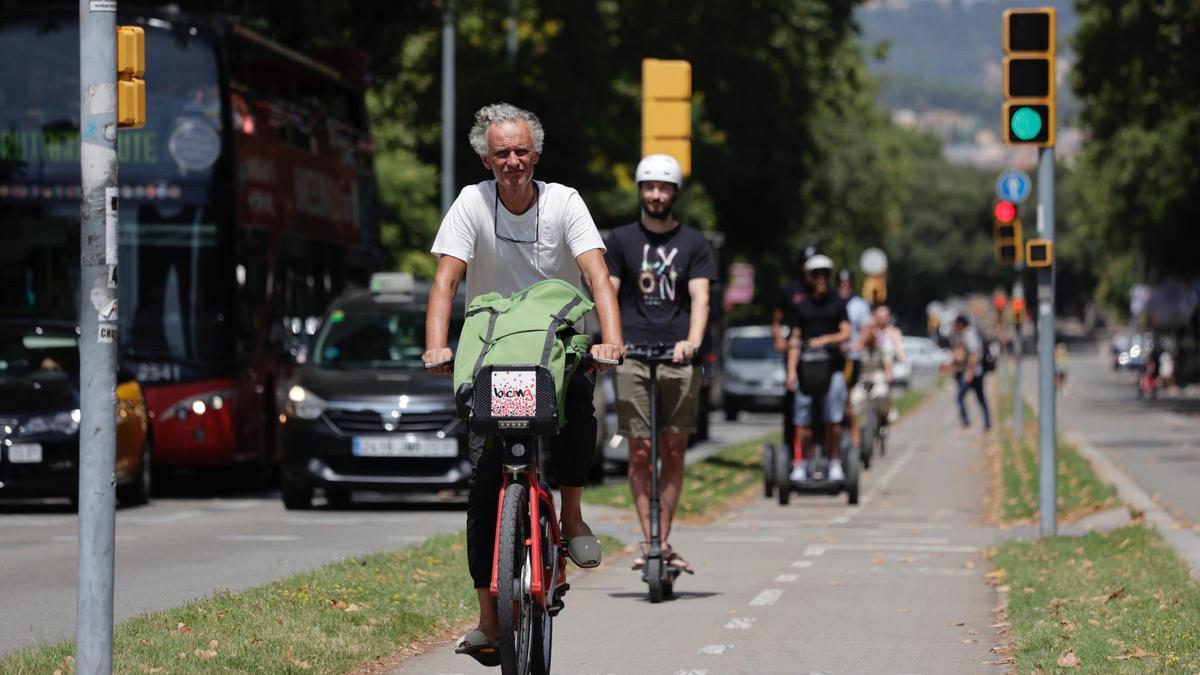 El carril bici del paseo de Sant Joan, en julio de 2022