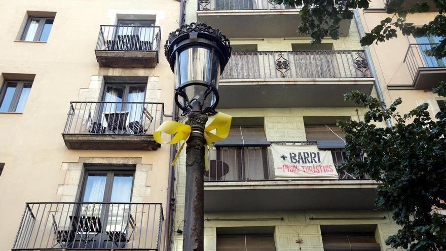 Girona planteja multar els pisos d'ús turístic del Barri Vell que no fan servir el sistema de recollida de residus