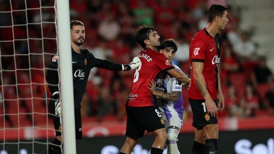 Difícil debut para Víctor Jr. en el Real Valladolid