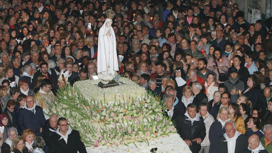 Vista de la multitudianaria procesión . | Iñaki Osorio