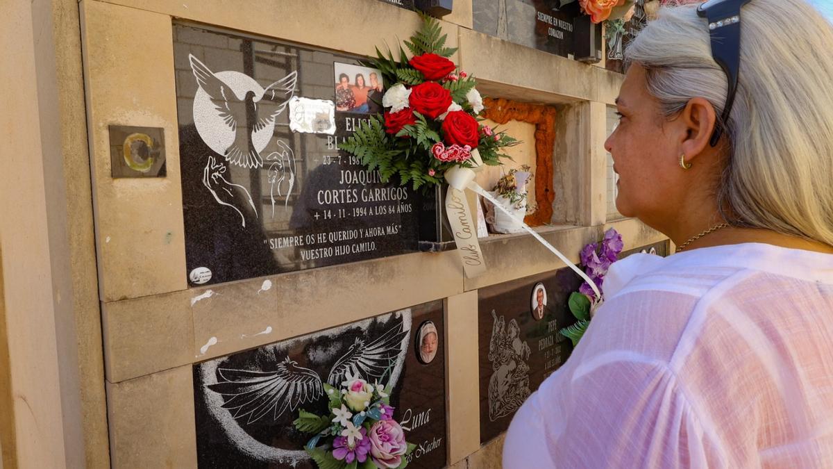 Nicho donde reposan ahora los restos de Camilo Sesto junto a los de sus padres, Eliseo Blanes y Joaquina Cortés.