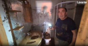 Pasé 6 horas abrazado a mi madre de 95 años con el agua al cuello