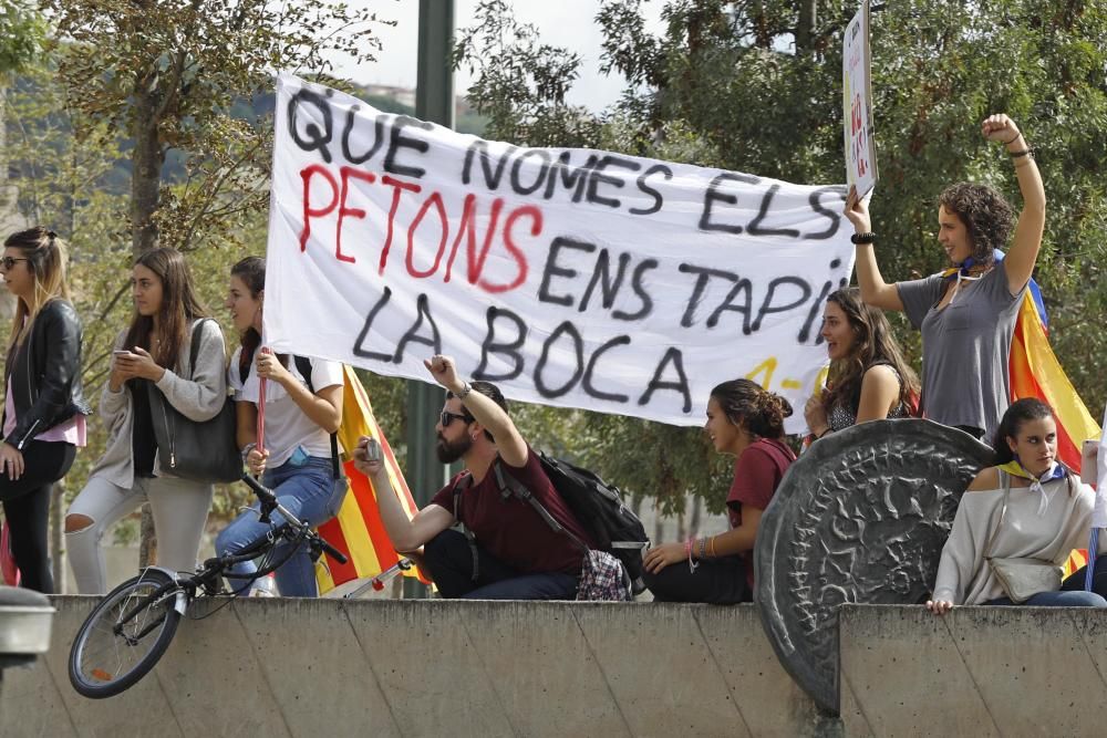 Tractorada pel referèndum a les comarques gironines