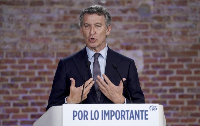 Feijóo continua sense descartar la moció de censura i ofereix a Junts i el PNB «decència i eleccions»
