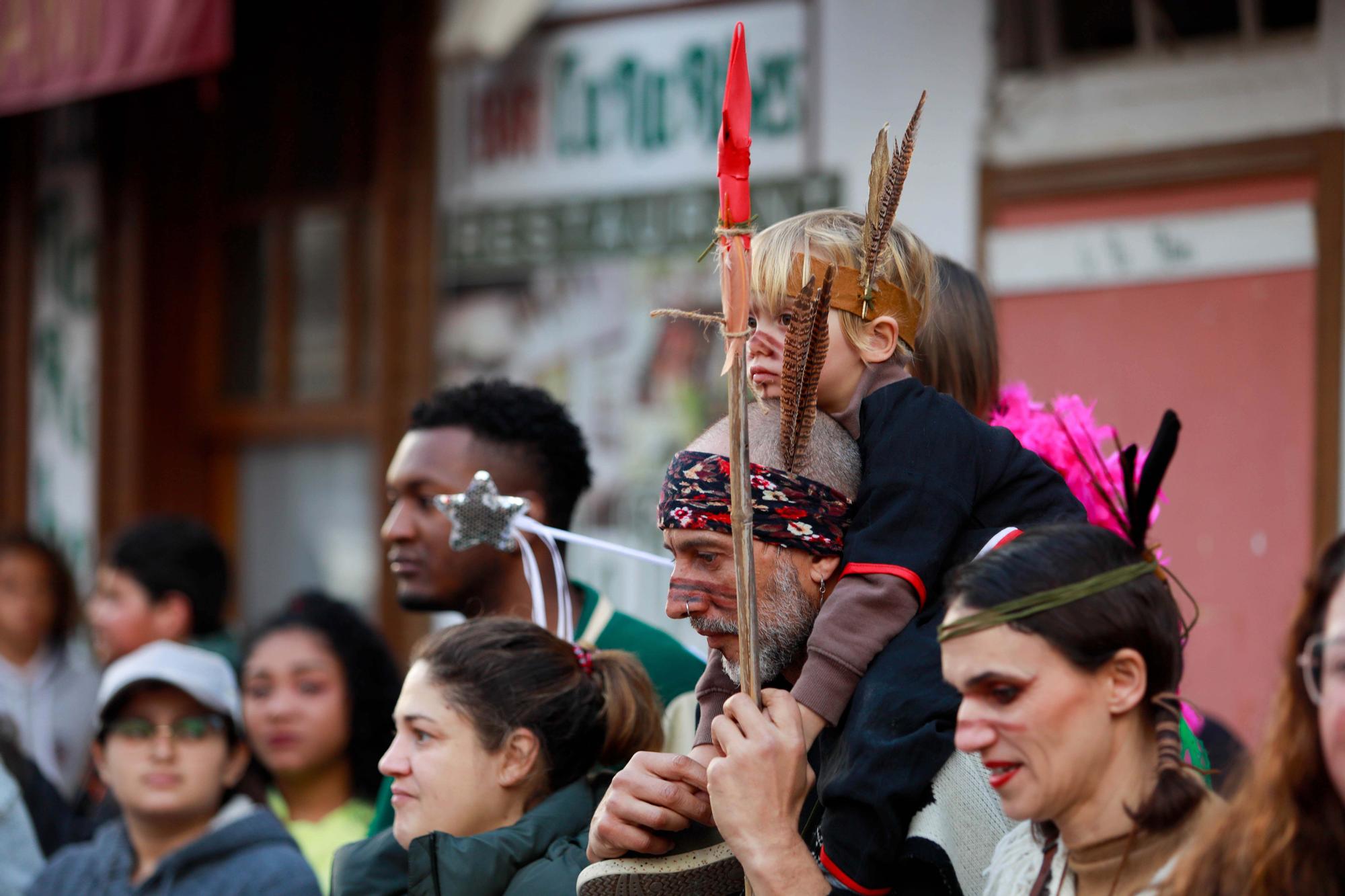 Todas las imágenes de la rúa de carnaval 2023 en Santa Eulària