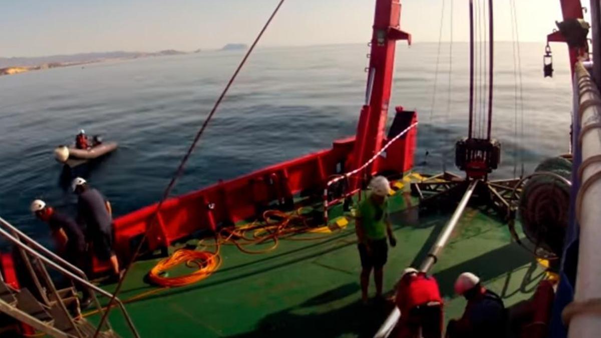 Imagen de archivo de maniobras a bordo del buque oceanográfico “García del Cid”, del CSIC, en el que desapareció la mujer de 43 años natural de Cangas