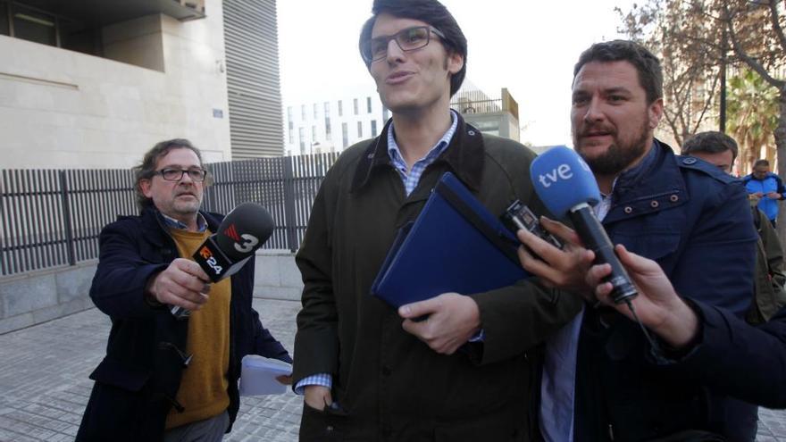 Abren juicio a Tona Català por llamar &quot;maricón d&#039;Espanya&quot; al asesor del PP Luis Salom