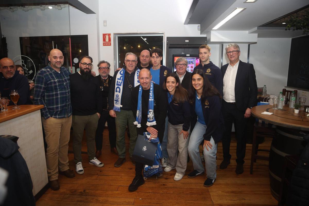 Inaugurada la peña deportivista Acrunia en Vioño