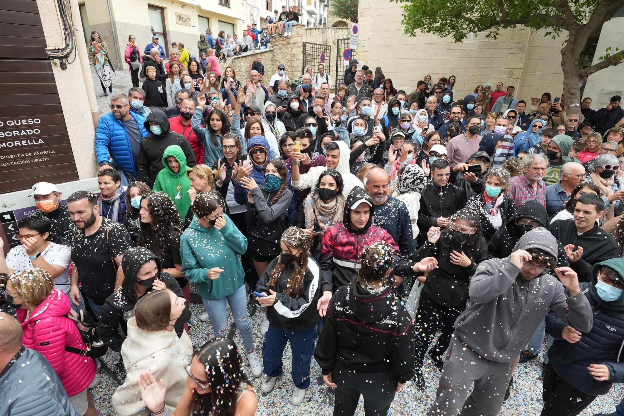 Búscate en el desfile de carrozas y disfraces de l'Anunci de Morella